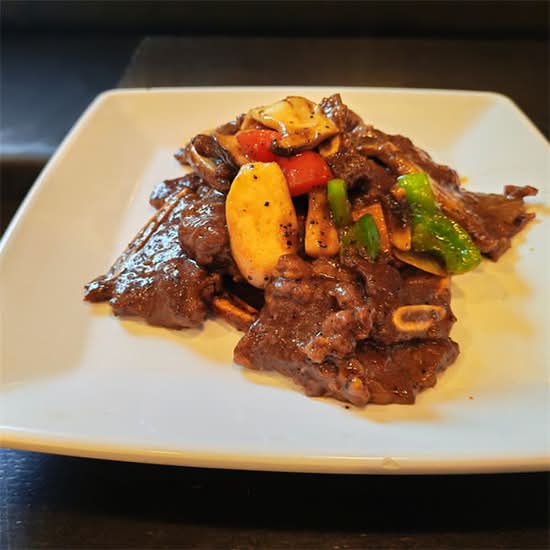 Black Pepper Beef Short Ribs  黑椒牛仔骨